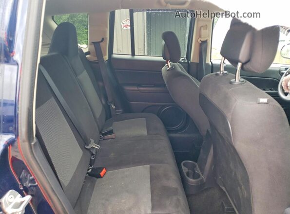 1C4NJDBB3GD521161 2016 JEEP COMPASS Blue Vista de los asientos traseros