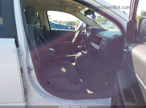 1C4NJDBB3GD596426 2016 JEEP COMPASS White Вид салону спереду