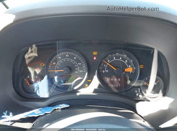 1C4NJDBB3GD596426 2016 JEEP COMPASS White Вид задніх сидінь