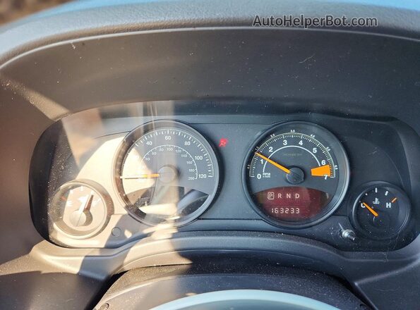 1C4NJDBB3GD657774 2016 JEEP COMPASS Silver Instrument cluster view