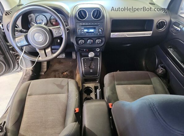 1C4NJDBB4GD551608 2016 JEEP COMPASS Silver Widok deski rozdzielczej