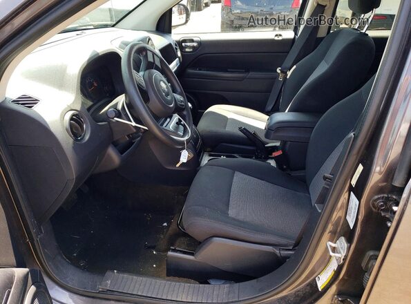 1C4NJDBB4GD630972 2016 JEEP COMPASS Угольный Вид салона спереди