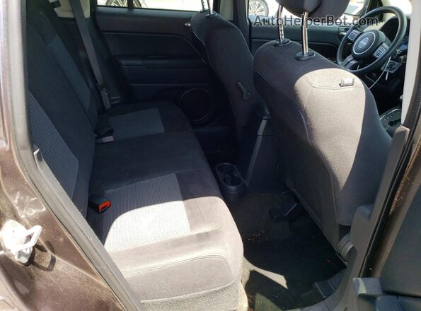 1C4NJDBB4GD630972 2016 JEEP COMPASS Угольный Вид задней части салона