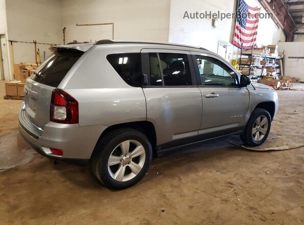 1C4NJDBB8HD143646 2017 JEEP COMPASS Silver Задня права чверть