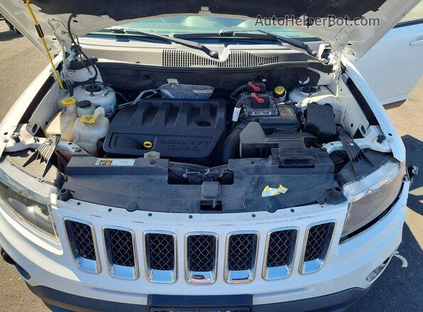 1C4NJDBB9HD106332 2017 JEEP COMPASS White უკანა სალონის ხედი