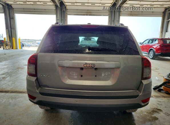 1C4NJDBBXGD556277 2016 JEEP COMPASS Silver Vista trasera