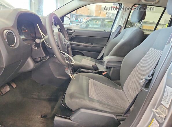 1C4NJDBBXGD556277 2016 JEEP COMPASS Silver Vista interior delantera