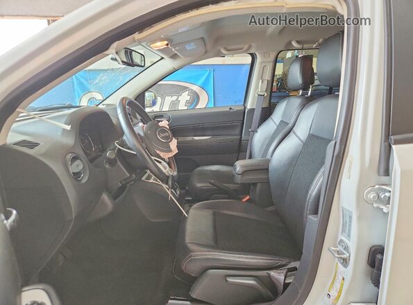 1C4NJDEB0HD111835 2017 JEEP COMPASS White Widok wnętrza z przodu