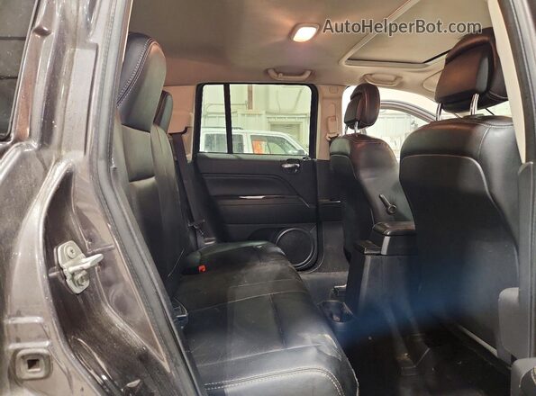 1C4NJDEB0HD111852 2017 JEEP COMPASS Gray Սալոնի հետևի տեսք