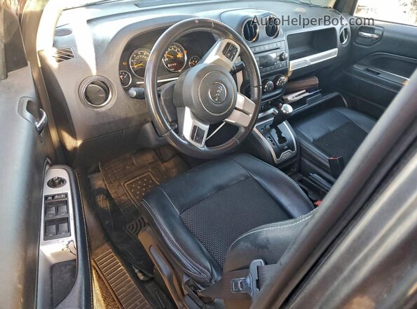 1C4NJDEB0HD191105 2017 JEEP COMPASS Gray Вид панелі приладів