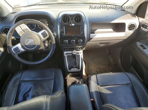 1C4NJDEB1HD110175 2017 JEEP COMPASS Белый Вид панели приборов