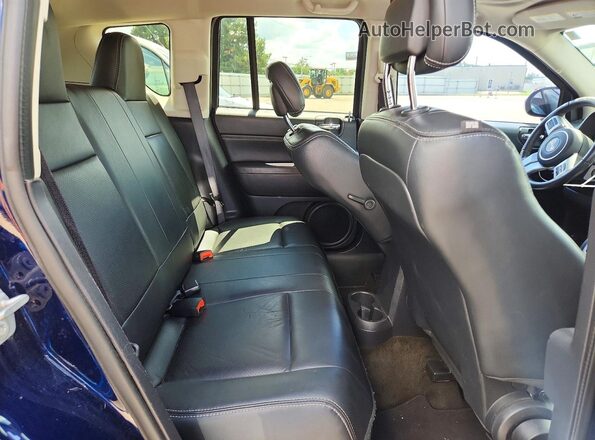 1C4NJDEB1HD112136 2017 JEEP COMPASS Синий Вид задней части салона