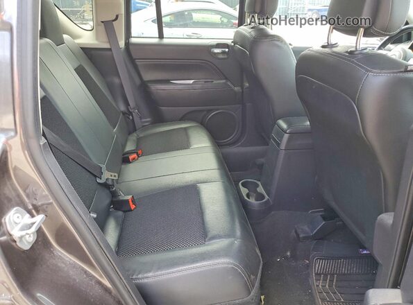 1C4NJDEB2HD178307 2017 JEEP COMPASS Gray Vista interior trasera