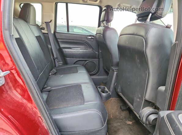 1C4NJDEB3GD662372 2016 JEEP COMPASS Burgundy უკანა სალონის ხედი