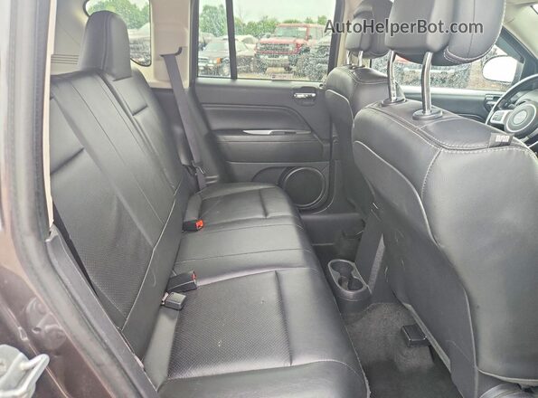 1C4NJDEB3HD192734 2017 JEEP COMPASS Gray Вид задніх сидінь