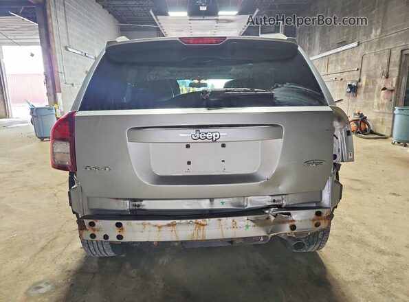 1C4NJDEB4GD672764 2016 JEEP COMPASS Silver Вид ззаду