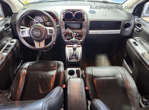 1C4NJDEB4GD672764 2016 JEEP COMPASS Silver Вид панелі приладів