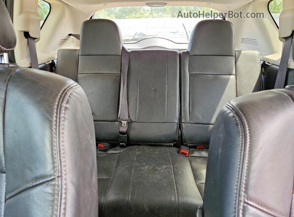 1C4NJDEB9GD795119 2016 JEEP COMPASS Silver Widok tylnych siedzeń