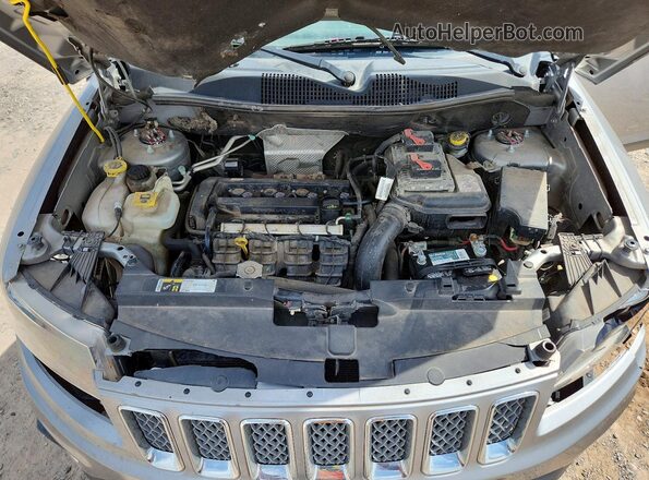 1C4NJDEB9GD795119 2016 JEEP COMPASS Silver Widok komory silnika