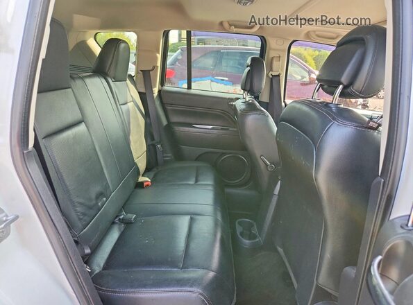 1C4NJDEB9HD139309 2017 JEEP COMPASS White Սալոնի հետևի տեսք