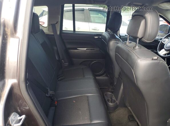 1C4NJDEBXGD776224 2016 JEEP COMPASS Black Widok wnętrza z tyłu
