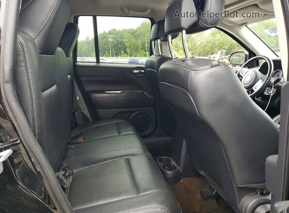 1C4NJDEBXHD101281 2017 JEEP COMPASS Black Widok wnętrza z tyłu