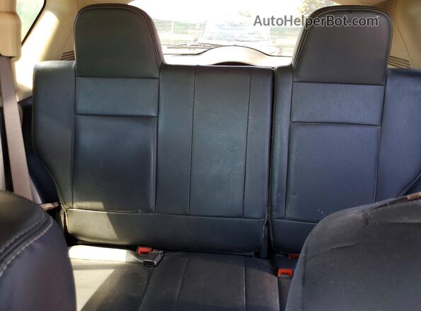 1C4NJDEBXHD128366 2017 JEEP COMPASS Maroon Rear seats view