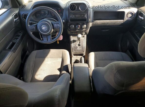 1C4NJPBA2GD528028 2016 JEEP PATRIOT White Вид панелі приладів