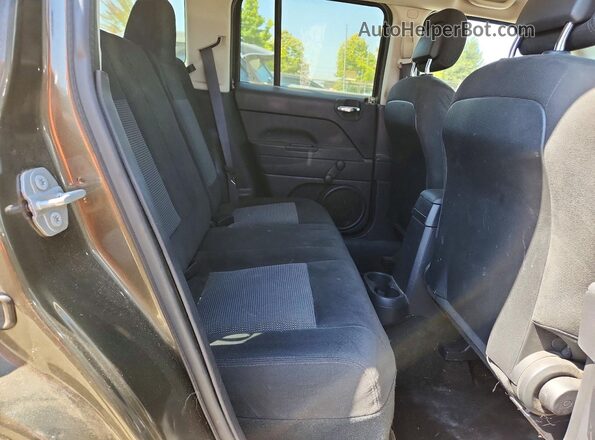 1C4NJPBA2GD561272 2016 JEEP PATRIOT Green Սալոնի հետևի տեսք
