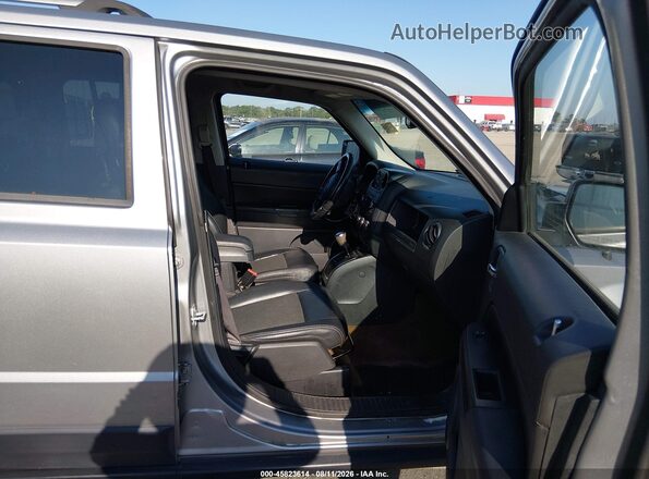 1C4NJPBA2GD604055 2016 JEEP PATRIOT Silver Vista interior delantera