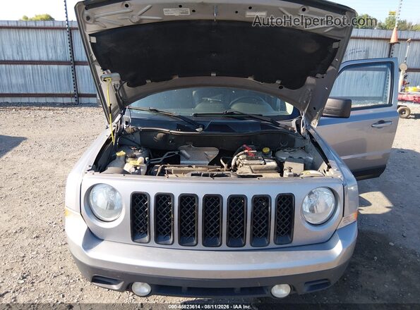 1C4NJPBA2GD604055 2016 JEEP PATRIOT Silver Vista trasera