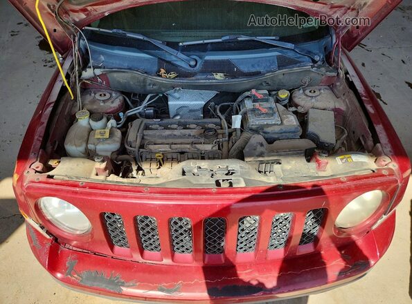 1C4NJPBA3GD754482 2016 JEEP PATRIOT Red Rear interior view