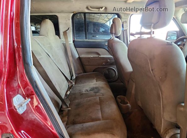 1C4NJPBA3GD754482 2016 JEEP PATRIOT Red Rear seats view