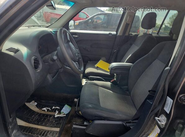 1C4NJPBA4GD752045 2016 JEEP PATRIOT Серый Вид салона спереди