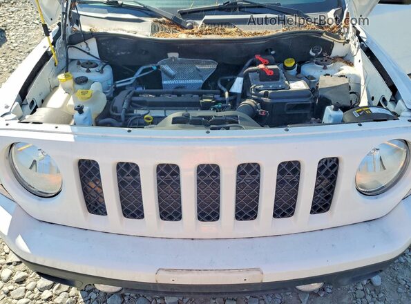 1C4NJPBA5HD131799 2017 JEEP PATRIOT White Widok wnętrza z tyłu