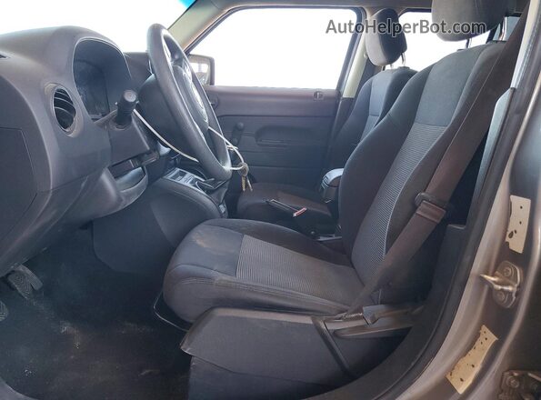 1C4NJPBA6GD601501 2016 JEEP PATRIOT Gray Вид салону спереду