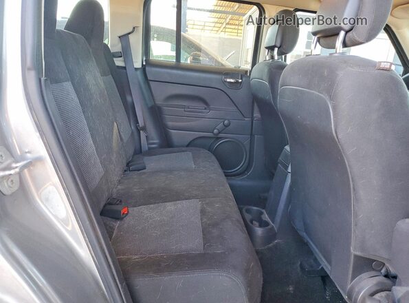 1C4NJPBA6GD601501 2016 JEEP PATRIOT Gray Вид задніх сидінь