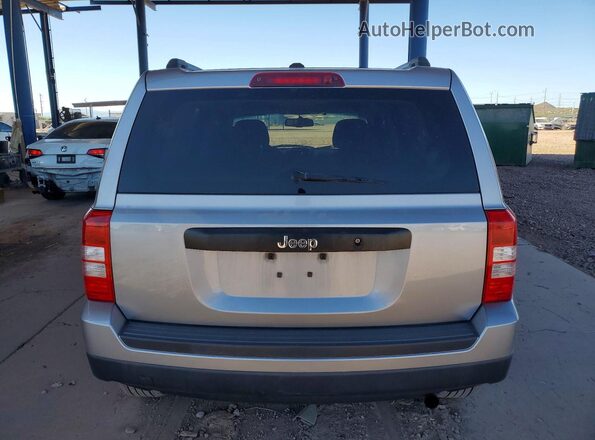 1C4NJPBA6GD601501 2016 JEEP PATRIOT Gray Вид ззаду
