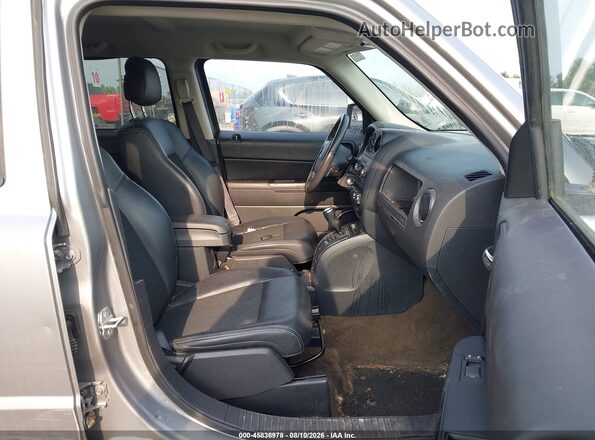1C4NJPBA7GD732677 2016 JEEP PATRIOT Silver წინა სალონის ხედი