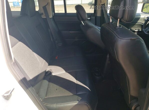 1C4NJPBA9GD601931 2016 JEEP PATRIOT White Rear interior view
