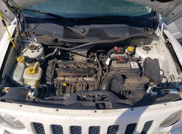 1C4NJPBA9GD601931 2016 JEEP PATRIOT White Engine compartment view
