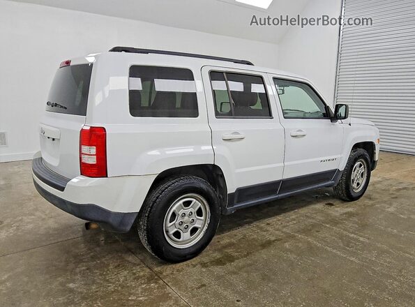 1C4NJPBA9GD609334 2016 JEEP PATRIOT Белый Задняя правая четверть