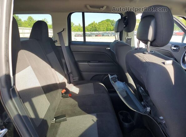 1C4NJPBA9GD748377 2016 JEEP PATRIOT Black Widok wnętrza z tyłu