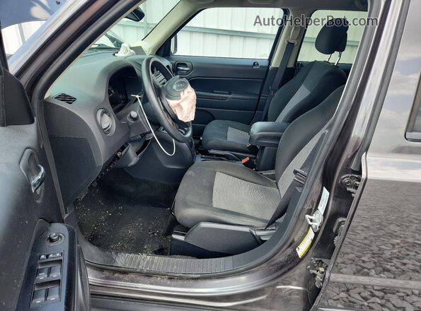 1C4NJPBAXGD503281 2016 JEEP PATRIOT Black Widok wnętrza z przodu