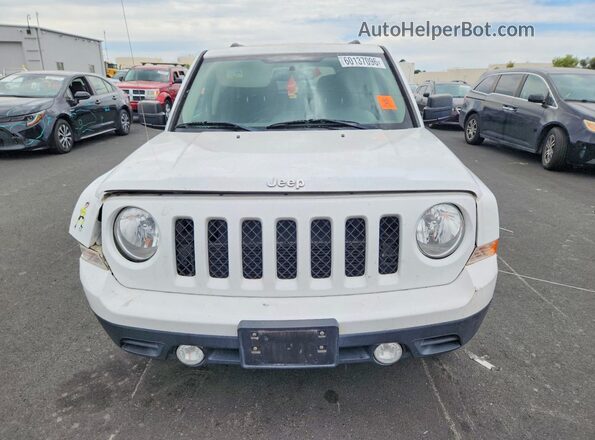 1C4NJPBAXGD753636 2016 JEEP PATRIOT White Widok z przodu