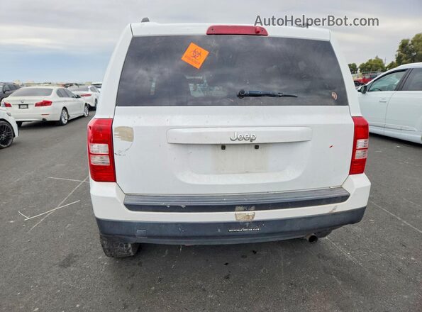 1C4NJPBAXGD753636 2016 JEEP PATRIOT White Widok z tyłu