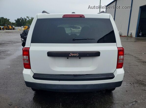 1C4NJPBAXHD157749 2017 JEEP PATRIOT White Vista trasera