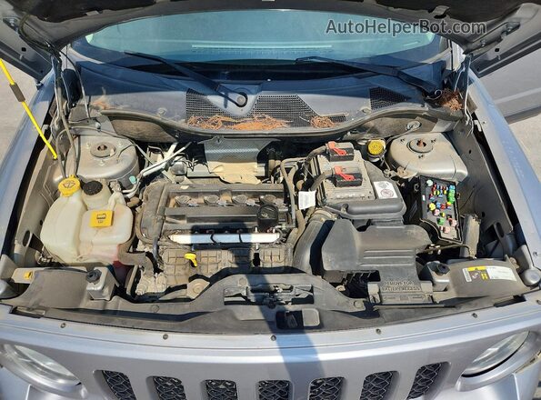 1C4NJPBAXHD161865 2017 JEEP PATRIOT Silver Vista interior trasera
