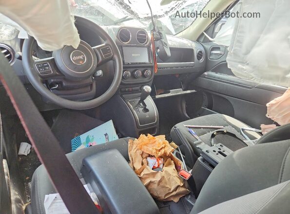 1C4NJPBB0GD527260 2016 JEEP PATRIOT Серебряный Вид панели приборов