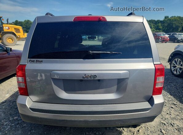 1C4NJPBB0GD604175 2016 JEEP PATRIOT Silver Vista trasera